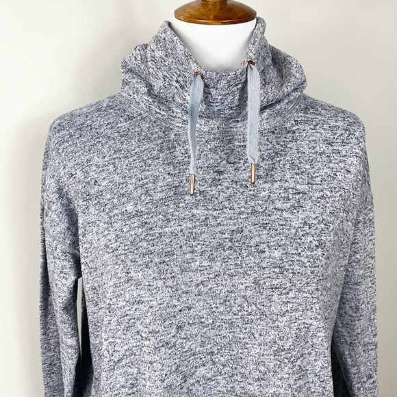 Old Navy Active Turtleneck Sweatshirt with Pockets - Picture 2 of 9